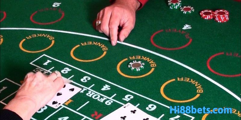 Chơi theo cao thủ đánh Baccarat để thử vận may